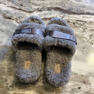 UGG FLUFFITA PLATFORM SANDAL GRAY